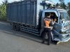 Pagi di Karangnongko: Truk Pasir Kena Sasaran Hunting