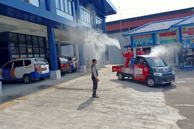 Giat Penyemprotan Disinfektan