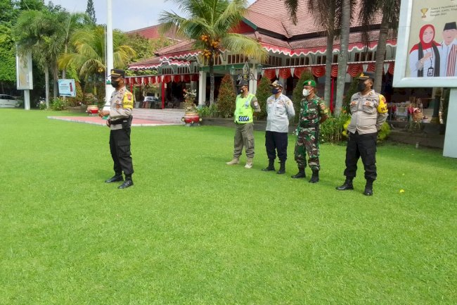 Giat operasi yustisi di pasar srowot & pasar Kraguman