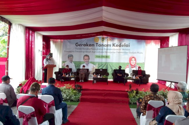 Pengawalan bupati dalam acara gerakan Tanam Kedelai di Desa Burikan, Cawas kabupaten Klaten