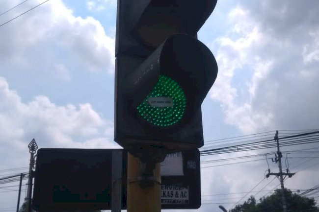  Penggantian lampu aspek hijau TL simpang 4 sangkal Putung