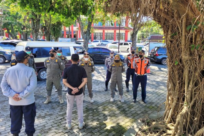 Giat penertiban pedagang kaki lima dan Parkir