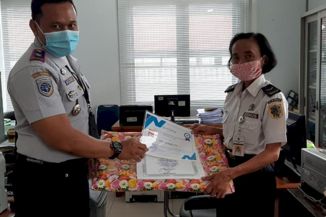 Penghargaan Pegawai Terbaik