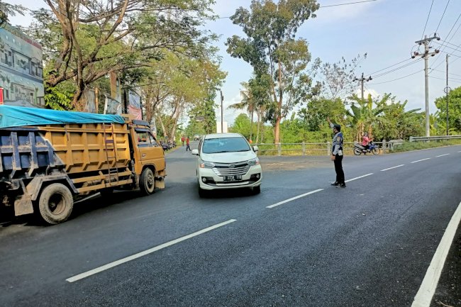 Penertiban jalur material