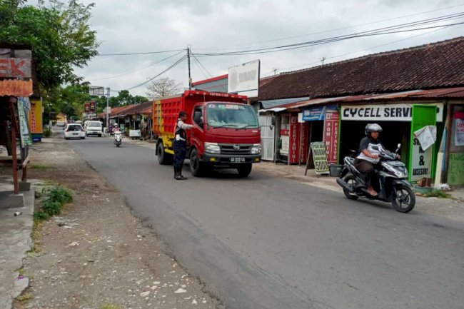  Penertiban Jalur Material PSN To