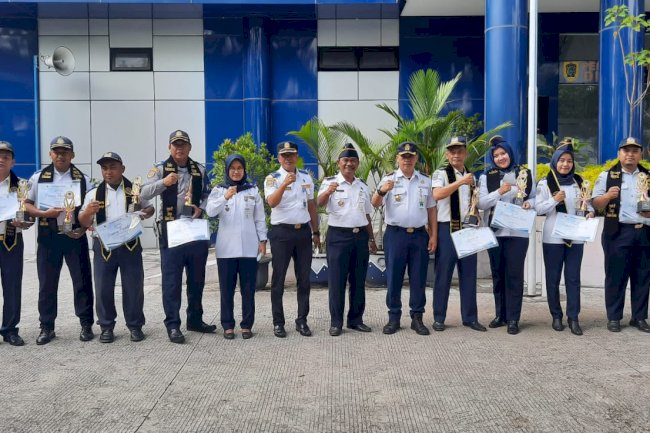 Penghargaan Pegawai Terbaik