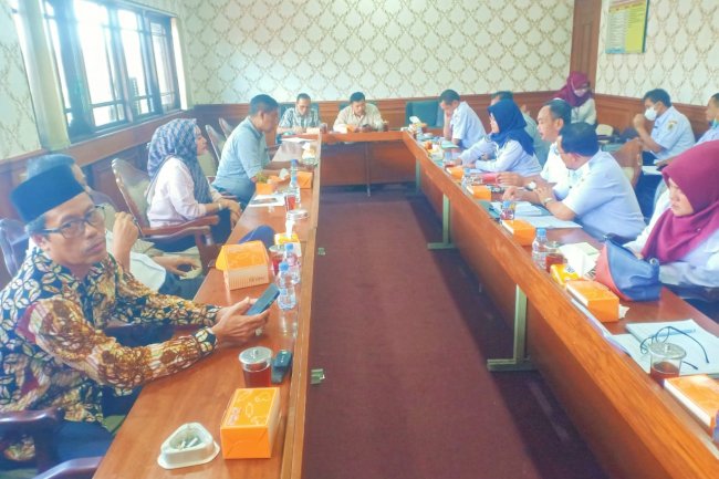 Rapat kerja komisi III dengan DPUPR dan Dinas Perhubungan