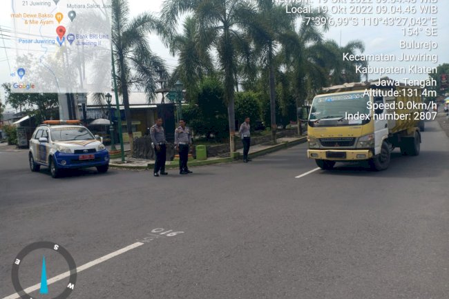 Penertiban truk material tol 