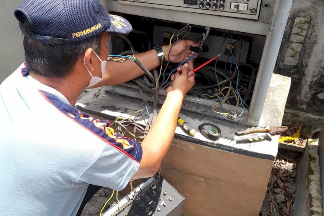 Perbaikan Traffic light 