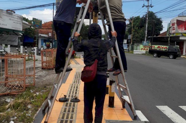 Perbaikan dan penggantian led traffic light
