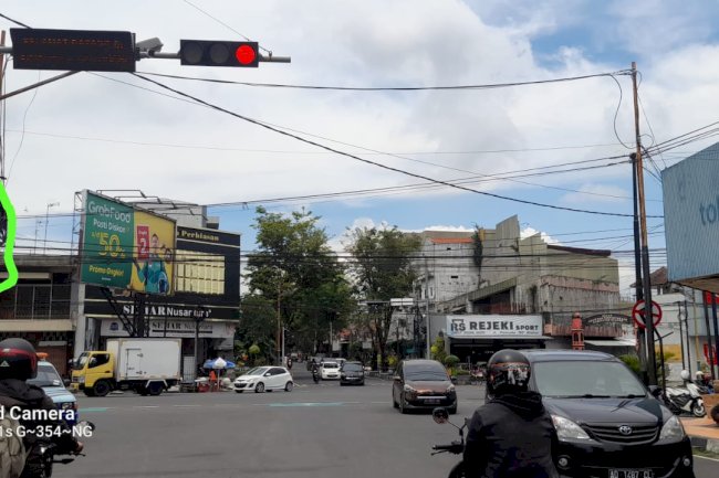 perbaikan dan penggantian led traffic light
