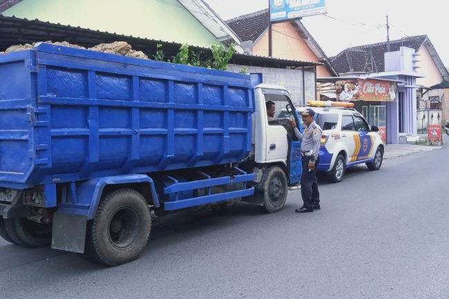 Operasi Truck Urug Tol