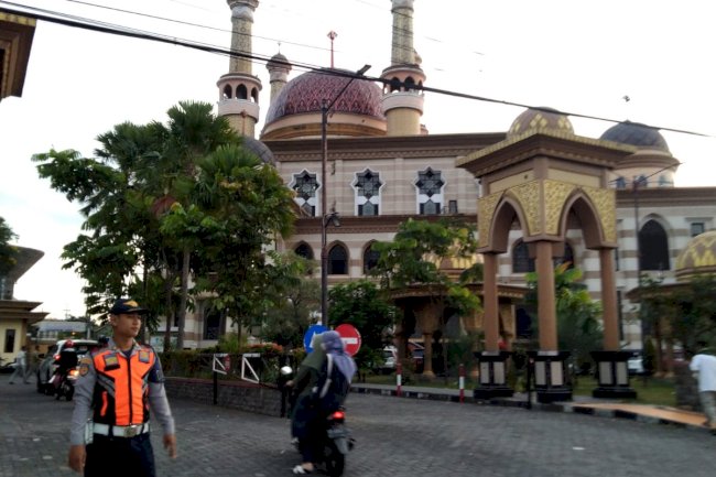 Pengamanan dan pengaturan lalu lintas