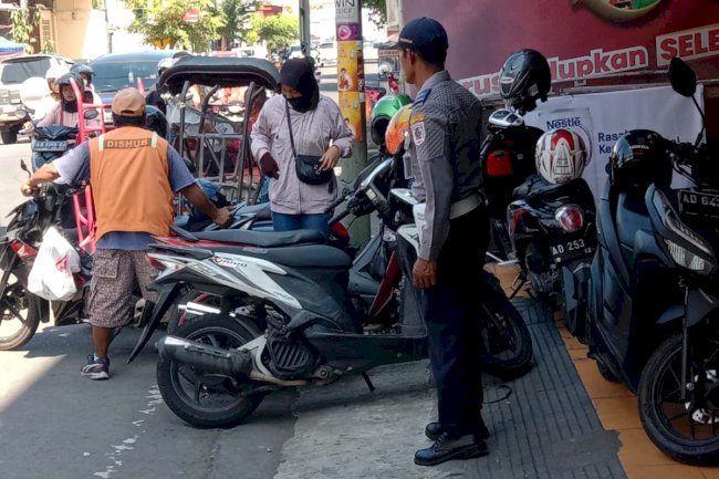 Penertiban Parkir TJU