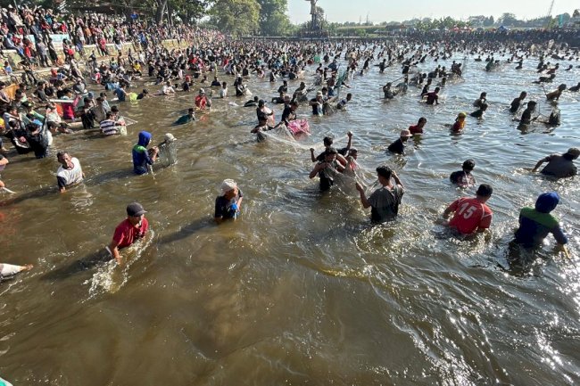 Kepala Bidang Lalu Lintas Dishub Klaten Hadiri Festival Memet Ikan 2025