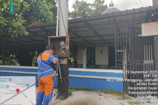 Tim PJU Dishub Klaten Responsif Tangani Gangguan Penerangan Jalan di Penggung**  *Aksi cepat tanggap dalam 24 jam memastikan keamanan dan kenyamanan pengguna jalan ruas Jogja-Solo