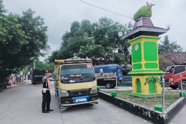Tim Patwal Dishub Klaten Sukses Awasi Lalu Lintas Truk Galian C di Karangnongko!
