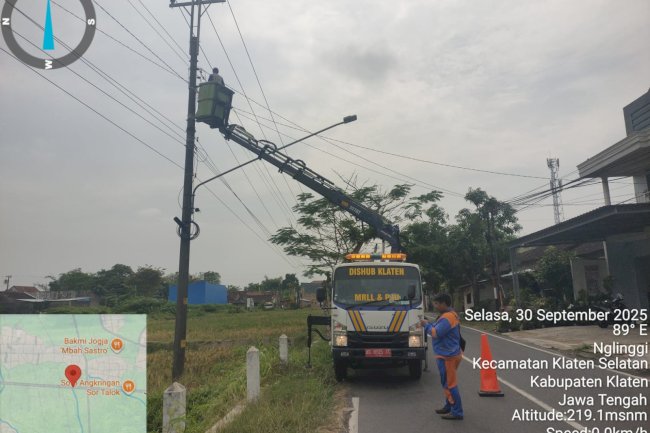 Tim PJU Dishub Klaten Beraksi: Sambungan Lampu Jalan Depan Kantor Desa Nglinggi hingga SDN Nglinggi Kembali Nyala!