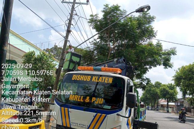 Kilatan Perbaikan PJU Depan Stadion Trikoyo: Dari Aduan Hingga Sinar Terang Kembali!