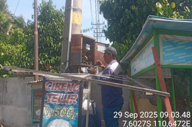 Kontactor Baru & Kabel PJU Anti Korosi di Samping Pasar Cokro Tulung: Lampu Jalan Kembali Nge-Glow!