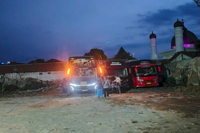 Tegas dan Humanis, Tim Parkir TJU Dishub Klaten ‘Gebrak’ Parkir Liar di Jalan Merbabu