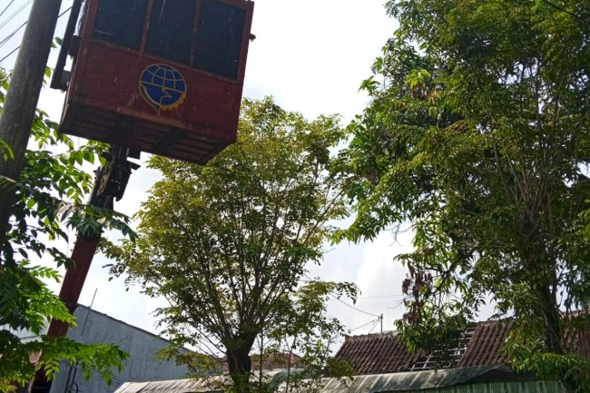 Tim PJU Dishub Klaten ‘Berganti Cahaya’: LED 50 Watt Baru Usir Gelap Barat Pasar Ngepos!