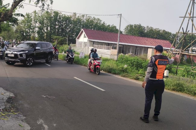 Sutet Bermasalah Dishub Siaga! Tim Dalops Klaten Sukses Kawal Proyek PLN di Jatipuro Tanpa Gangguan"