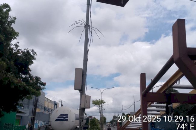 Jalan Raya Makin Terang! Tim PJU Dishub Klaten Perbaiki Jaringan Penerangan Jalan Beji-Taji Prambanan