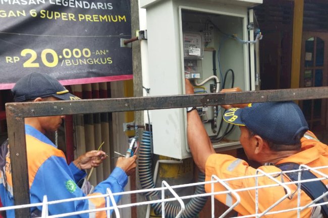 Pencahayaan Berkualitas Klaten Terus Ditingkatkan! Tim PJU Perbaiki Lampu Dodiklatpur dan Meter Kragilan untuk Keselamatan Pengguna Jalan