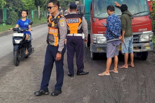 Dishub Respons Cepat: Penertiban Truk Tronton Berlebihan di Jalan Kelas III Karangnongko
