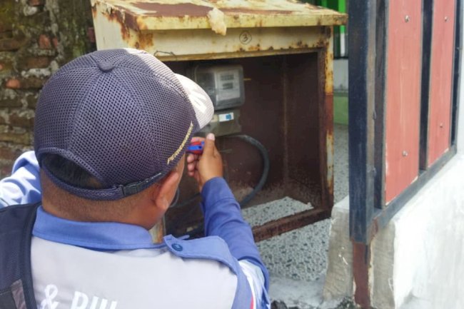 Operasi Kilat Penerangan Jalan! Dinas Perhubungan Klaten Gelar Perbaikan Masif Lampu PJU di Tiga Lokasi Strategis untuk Keselamatan Berkendara Malam Hari