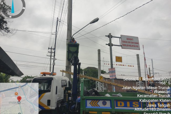 Sensor Cahaya Baru Aktif! Tim PJU Dishub Ganti Fotosél di Persimpangan Strategis Ngaran Mlese