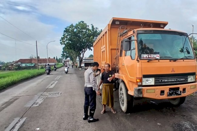 Operasi Penertiban Truk Gol C di Jam Sekolah: Dinas Perhubungan Klaten Amankan Lalu Lintas dan Keselamatan Pelajar di Ngupit – Gatak