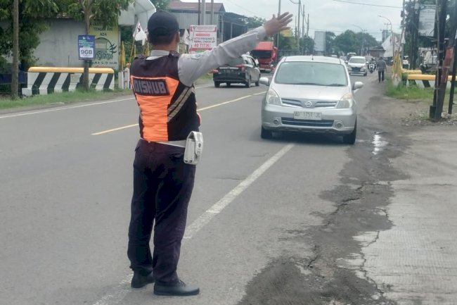 Pengaturan Lalu Lintas Presisi: Tim Dalops Wujudkan Acara Pernikahan di GBK Berjalan Lancar dan Aman