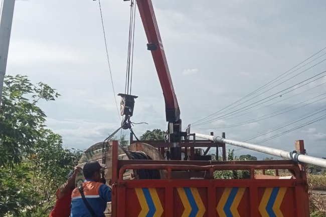 Responsif dalam Bertindak! Dinas Perhubungan Klaten Cepat Tangani Aduan PJU Rusak Sabranglor dengan Instalasi Smart Solar Lighting Terbaru