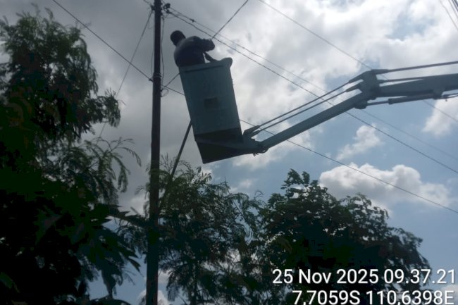 Infrastruktur Jalan Semakin Solid! Dinas Perhubungan Perbaiki PJU di Jogosetran