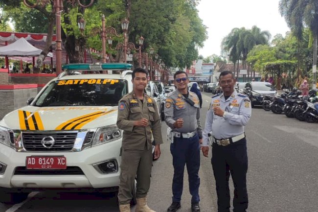 Upacara Hari Guru Lancar Sempurna! Dalops Siaga Atur Lalu Lintas di Alun-alun Klaten