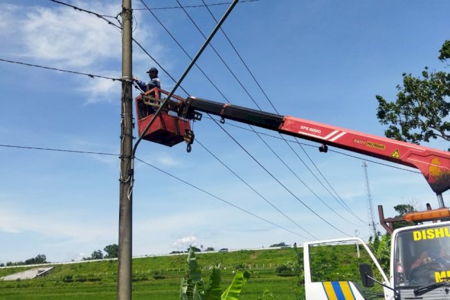 Dengarkan Keluhan Masyarakat, PJU Klaten Lakukan Pengecekan dan Perbaikan Lampu Mati di Dukuh Prayan