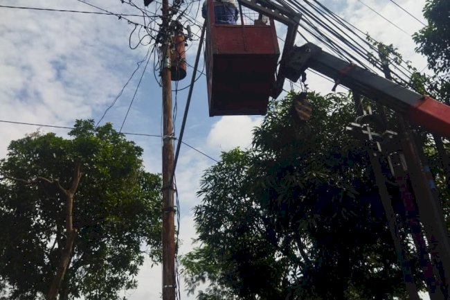 Cahaya Segar Utara, Dishub Klaten Ganti Lampu dan Kabel Sistem PJU di Jetak-Bareng