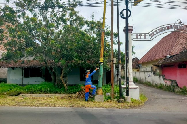 Service Meter Listrik dan Kontaktor Jaringan PJU di Ruas Dlimas Berlangsung Sukses