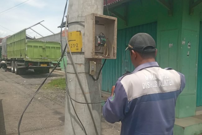 Depan Rumah Wabup Klaten Makin "Glowing"! Dishub Kebut Pemasangan PJU Baru