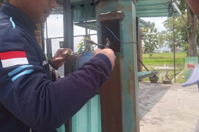 Perbaiki Kabel PJU Putus Trunuh, TRC Klaten Action Pagi Buta! 