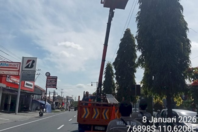 12 Titik Lampu PJU Jalan Nasional Mlese-Al Aqsho Diperbarui, Kharis Setiawan & Tim Dishub Gercep Upgrade Terangnya Klaten