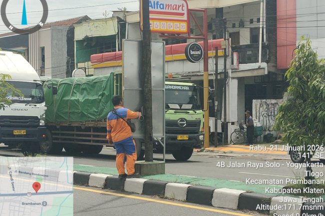 Triple Action PJU Prambanan: Servis Korosi, Upgrade Kabel Ornamen & Servis MCB di 3 Lokasi