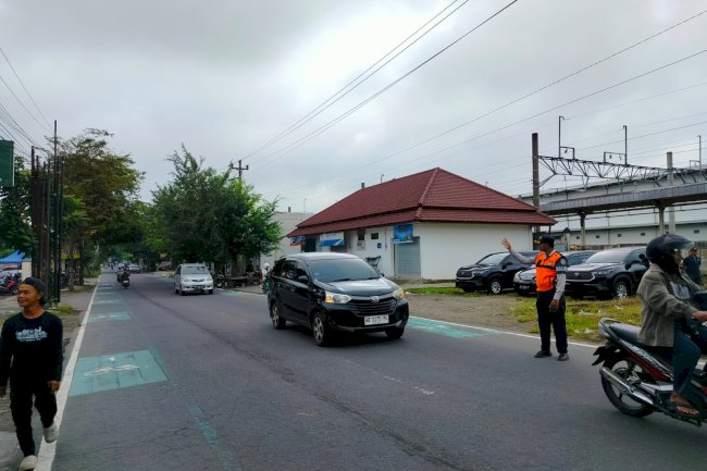Pengaturan Lalu Lintas Sosialisasi Titik Penjemputan Ojek Online Stasiun Klaten