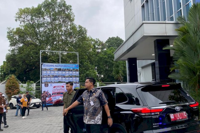Pengawalan Bupati Klaten: Ojol, Donor Darah, dan Rakor - Semua Lancar Gas Pol!