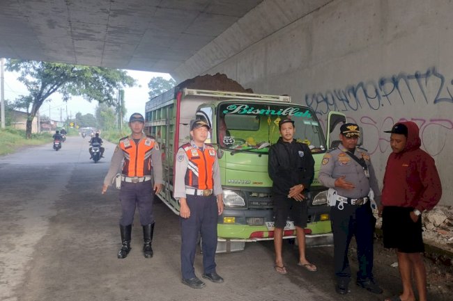 Penertiban Truk Golongan C Jam Sekolah di Gayamprit, Respons Cepat Dishub Klaten terhadap Aduan Warga