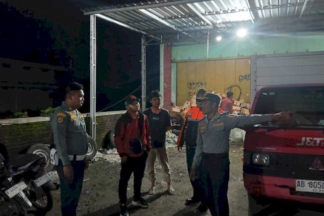 Truk Parkir Liar di Jalan Solo-Jogja? Dishub Klaten Turun Tangan! 