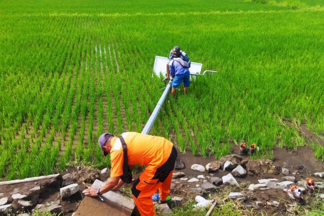 Warga Lapor Tiang Lampu Rowo Jombor Mau Roboh , Dishub Klaten Langsung Eksekusi Keesokan Harinya!