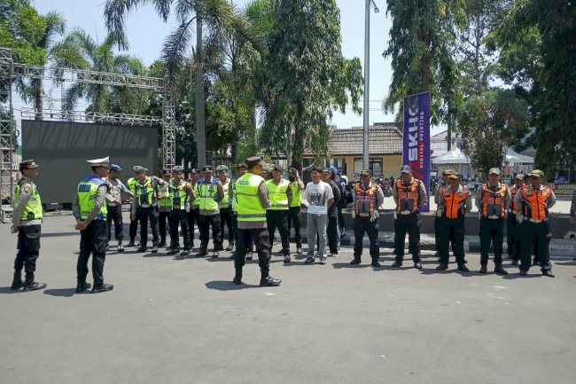 Tiga Dai Kondang Kumpul di Klaten, Lautan Manusia Padati GOR Gelarsena!